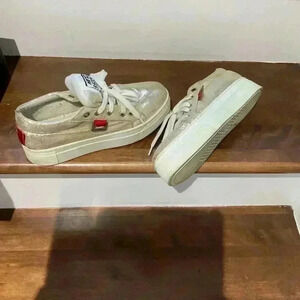 🔥🔥2/30$ 🔥Ming kuang Gold  colour shoes